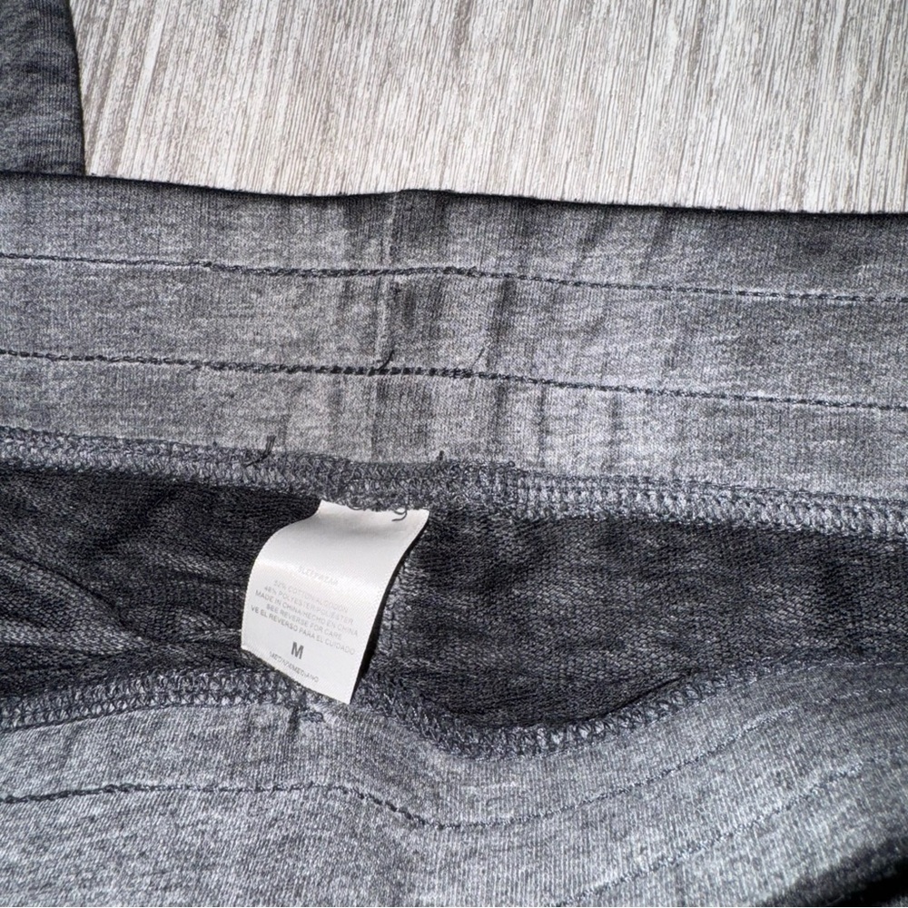 NFL New York Giants Cropped Sweatpants - Picture 3 of 3